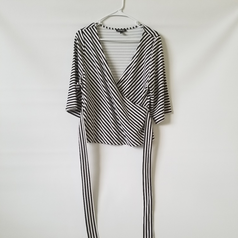 Express BlackWhite Top sz s_p